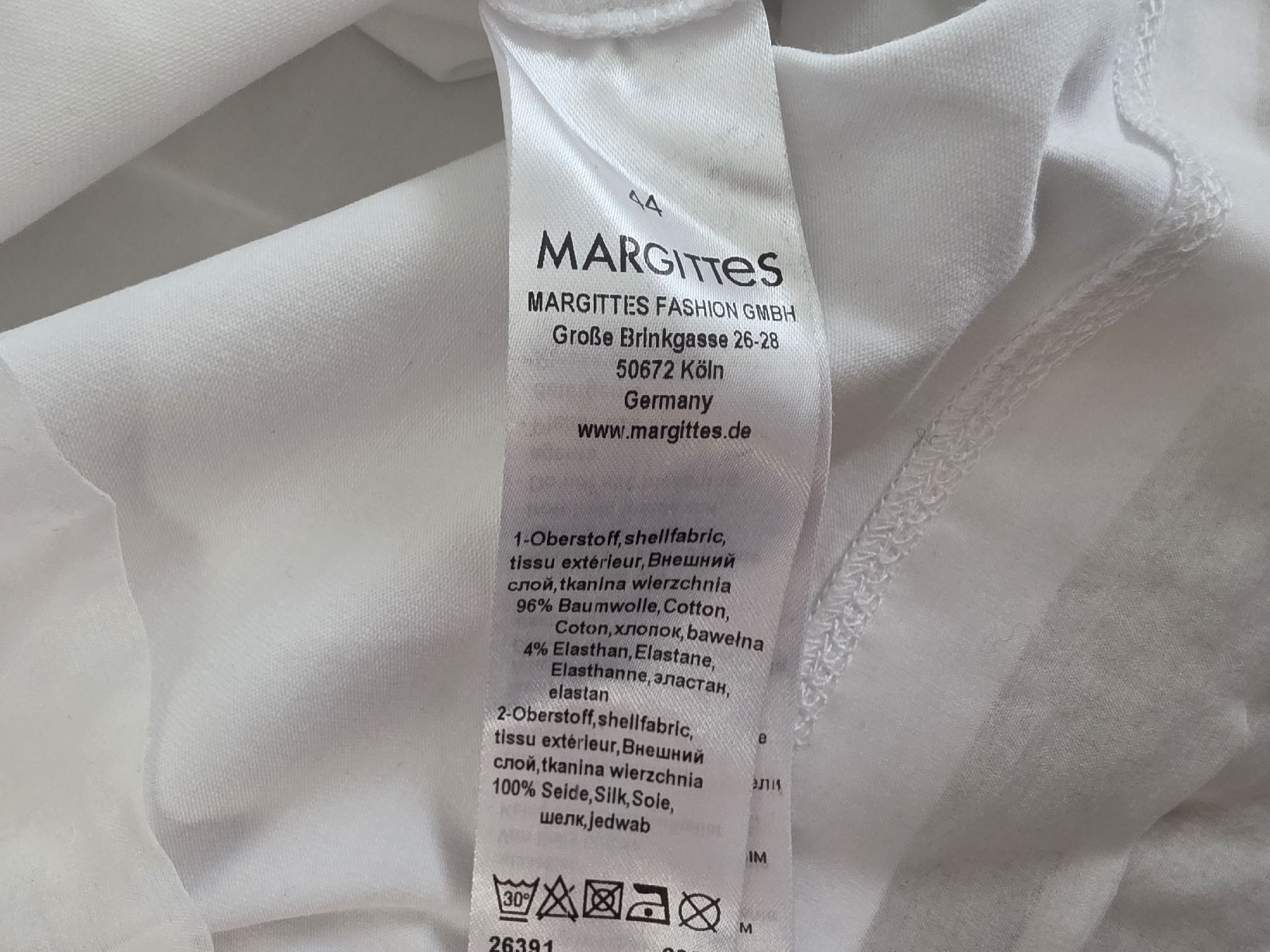 T-shirt: Margittes 44 T- Shirt – Usato da Berg TG venduto da lisboa.sky 1