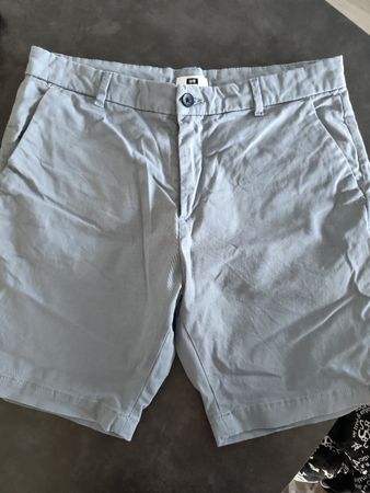 Leichte Sommer Shorts Gr. W33 von UNIQLO gut erhalten 