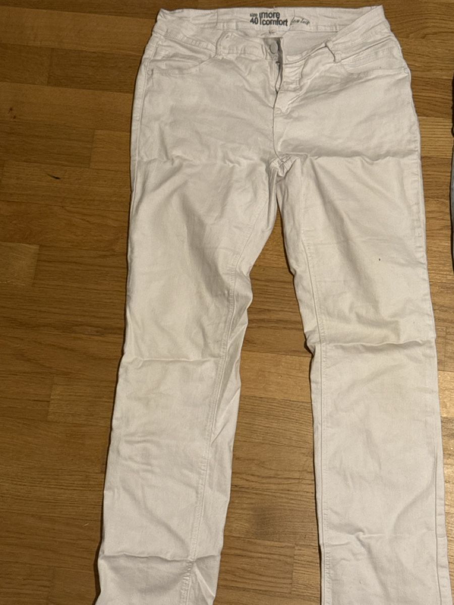 Pantaloni: Cream Cotton Trousers - Size 40 - Great Condition! – Nuovo (secondo la descrizione) da Dübendorf venduto da nan_56bx