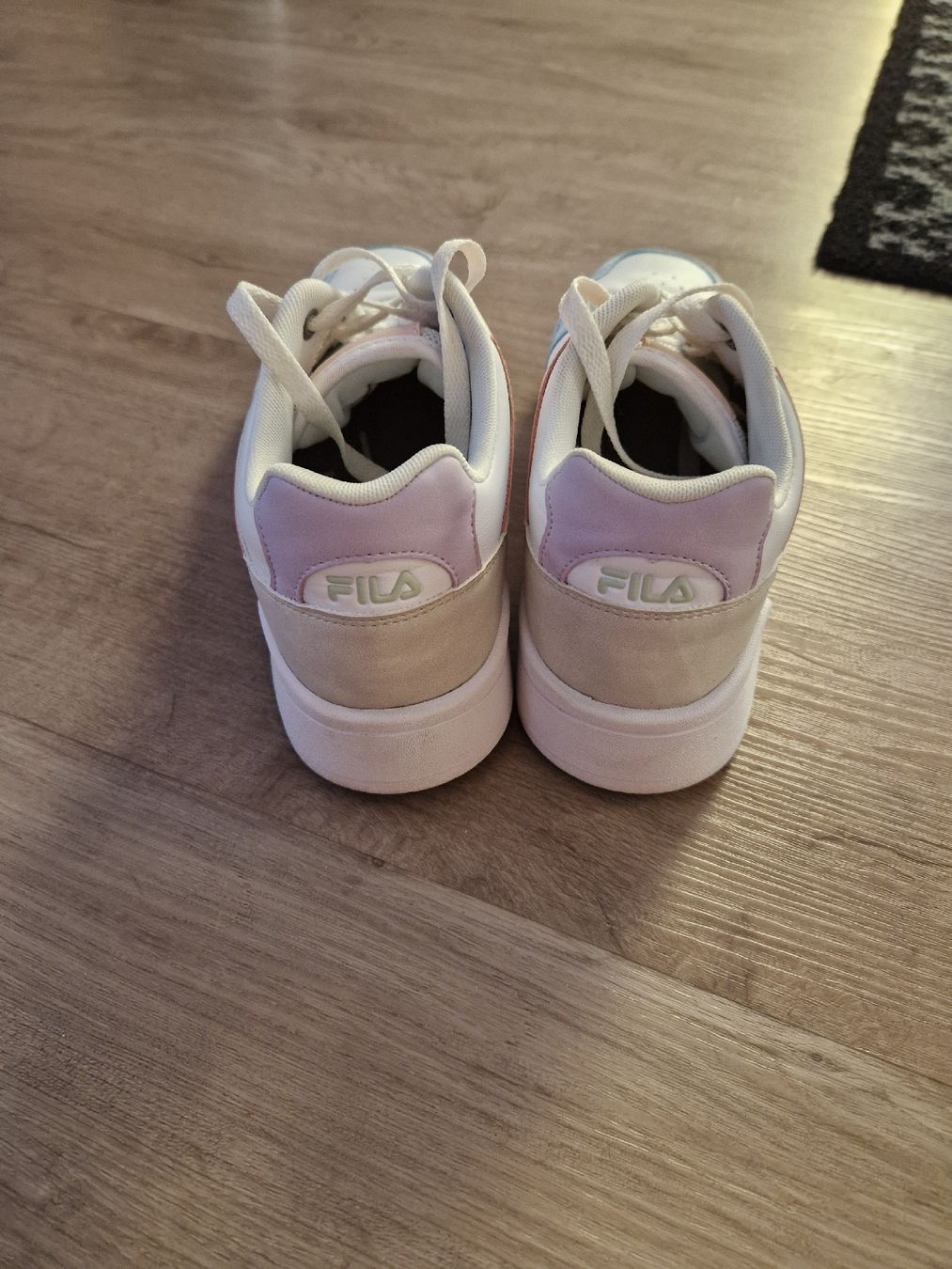 Damenschuhe: Fila Sneaker Damen Gr. 40 - Top Zustand – Neu (gemäss Beschreibung) aus Uster von lar_9h7q 3