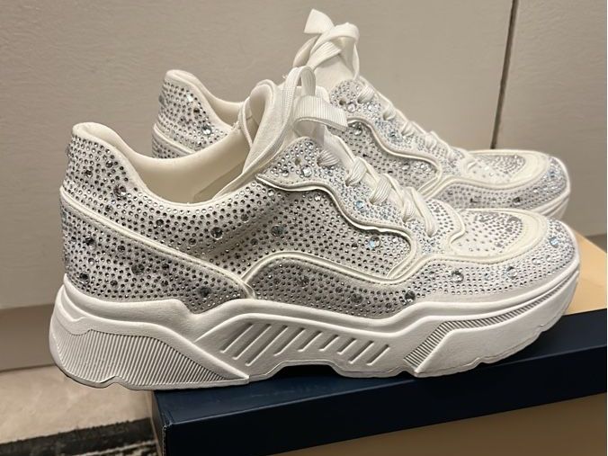 Scarpe da uomo: Ashton Aubry Sneakers mit Strass Weiss Grösse 41 – Nuovo (secondo la descrizione) da Dietikon venduto da vithya88