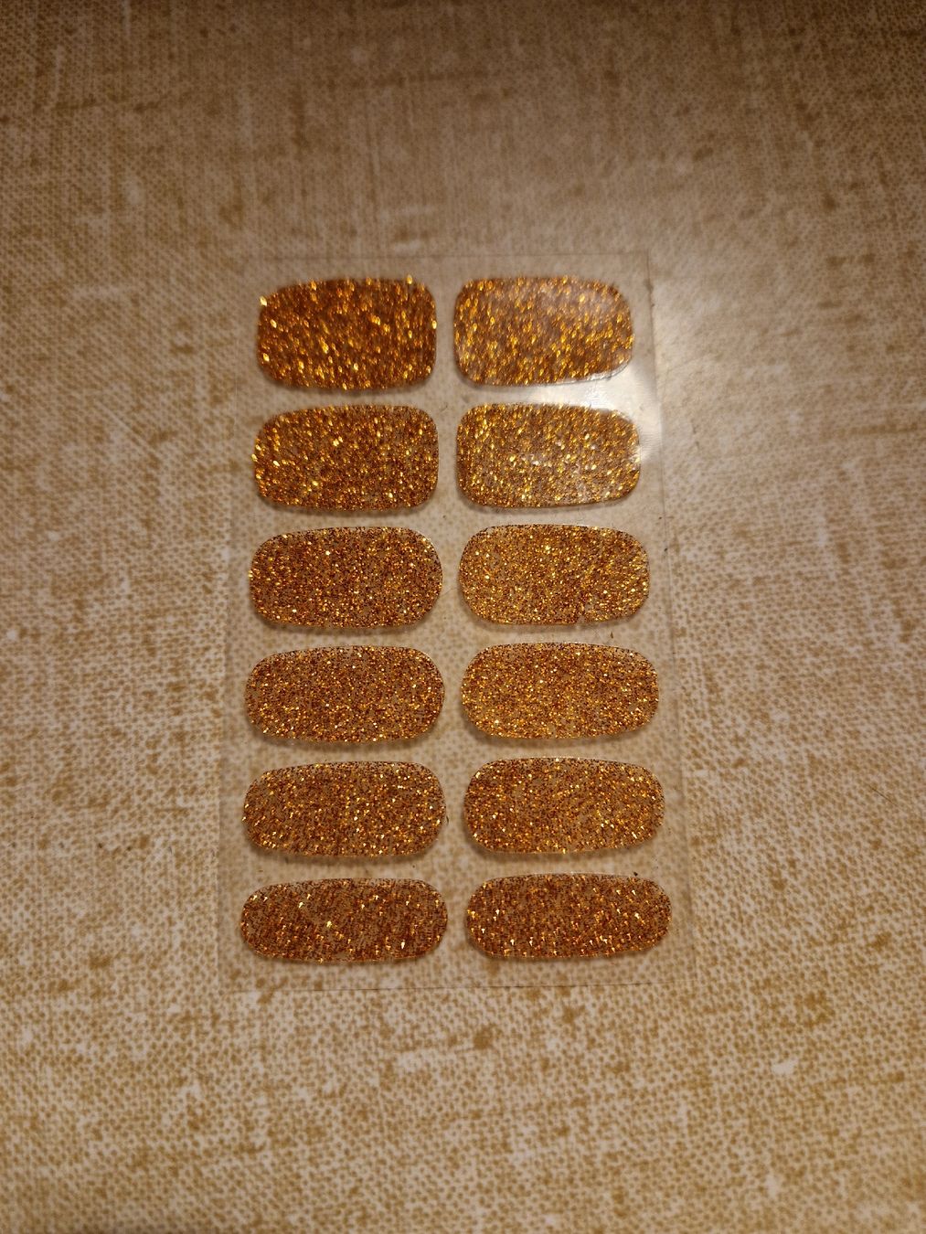 Ongles artificiels: Nagelfolie goldglitzern – Neuf (Voir description) à Luthern par Ricolinchen