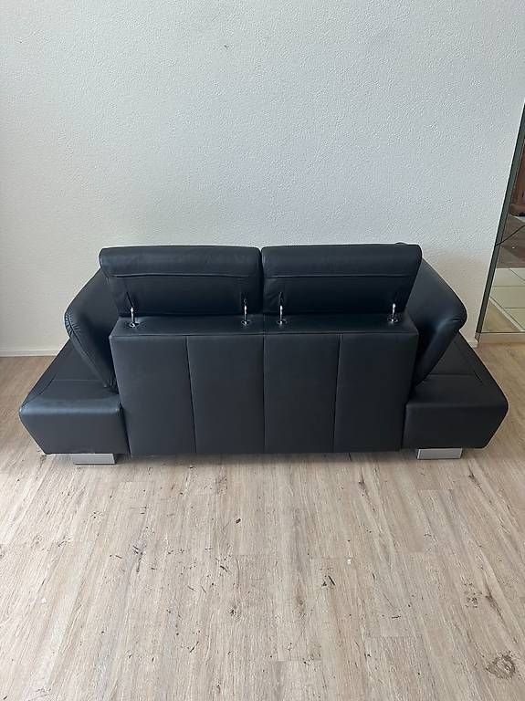 Divani: Modernes 2-Sitzer Sofa aus Kunstleder in Schwarz – Usato da Obernau venduto da Arche_Noah_Brocki 8