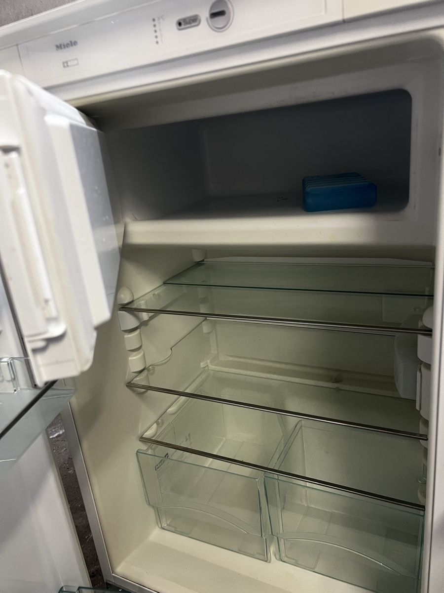 Miele Frigoriferi: Miele Kühlschrank – Usato da Trasadingen venduto da Kaffee.mann 7