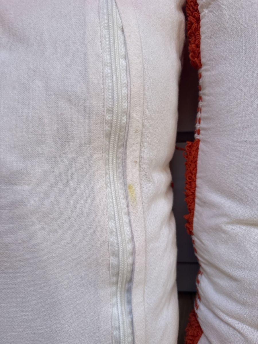 Kissen: Coussins, orange et blanc  – Defekt aus Cartigny von Kelly.11 3