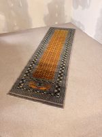 Orientalischer Teppich Läufer mit geometrischem Muster
