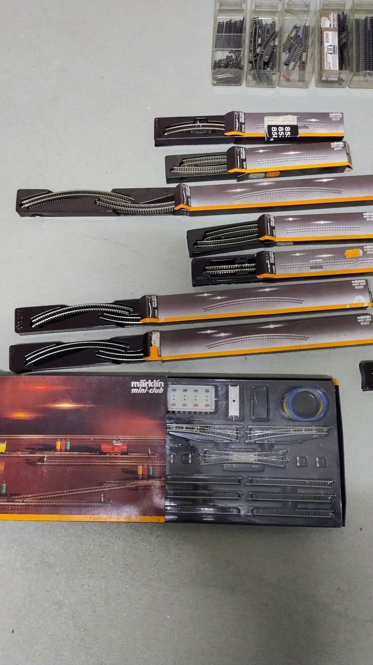 Märklin Modellini di ferrovie: Märklin Z Gleise, Weichen, Schienen – Usato da Oberwil BL venduto da Petermib 2