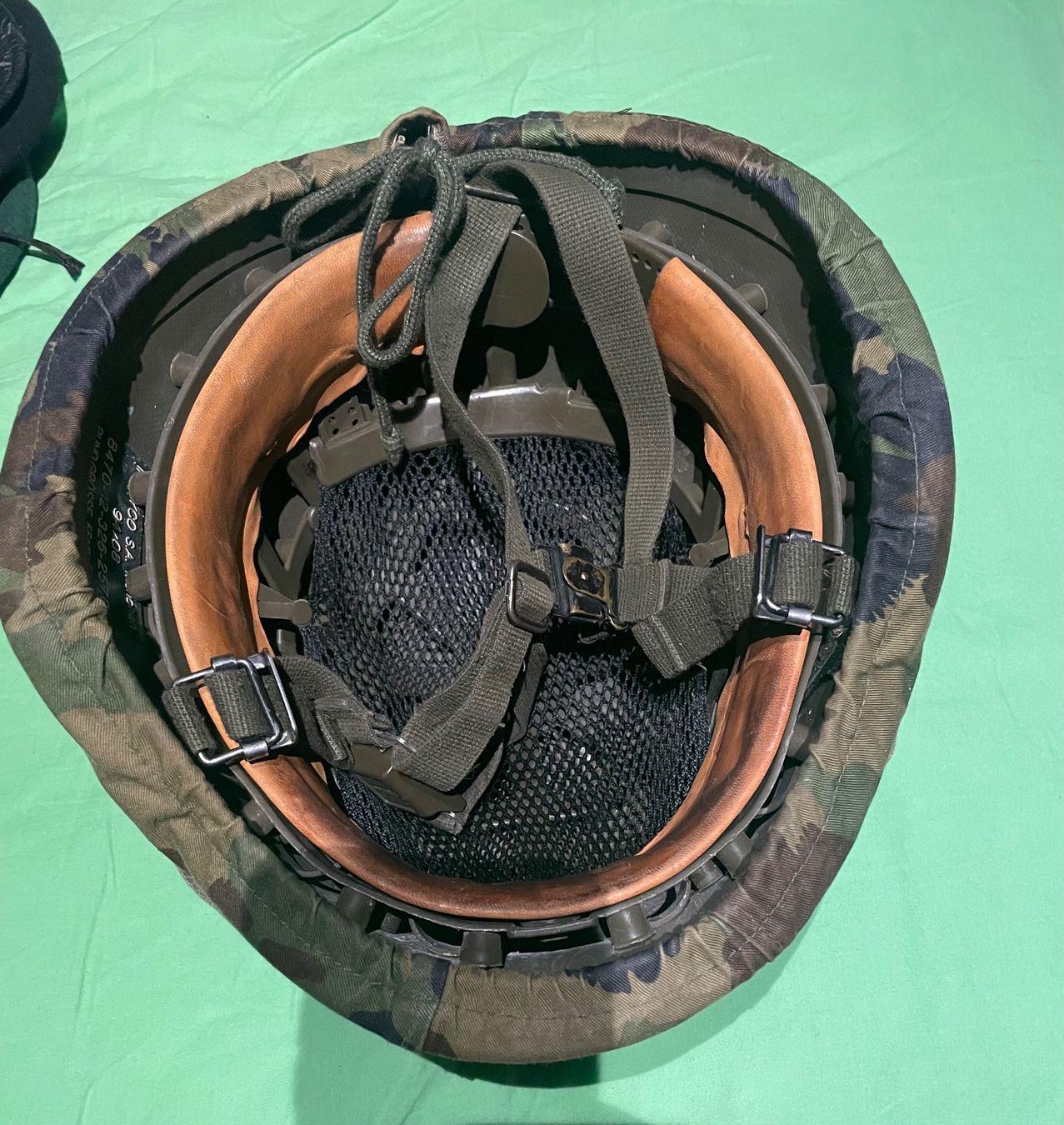Uniformi & Effetti personali: Armee Helm – Usato da Wila venduto da Lokelo 3