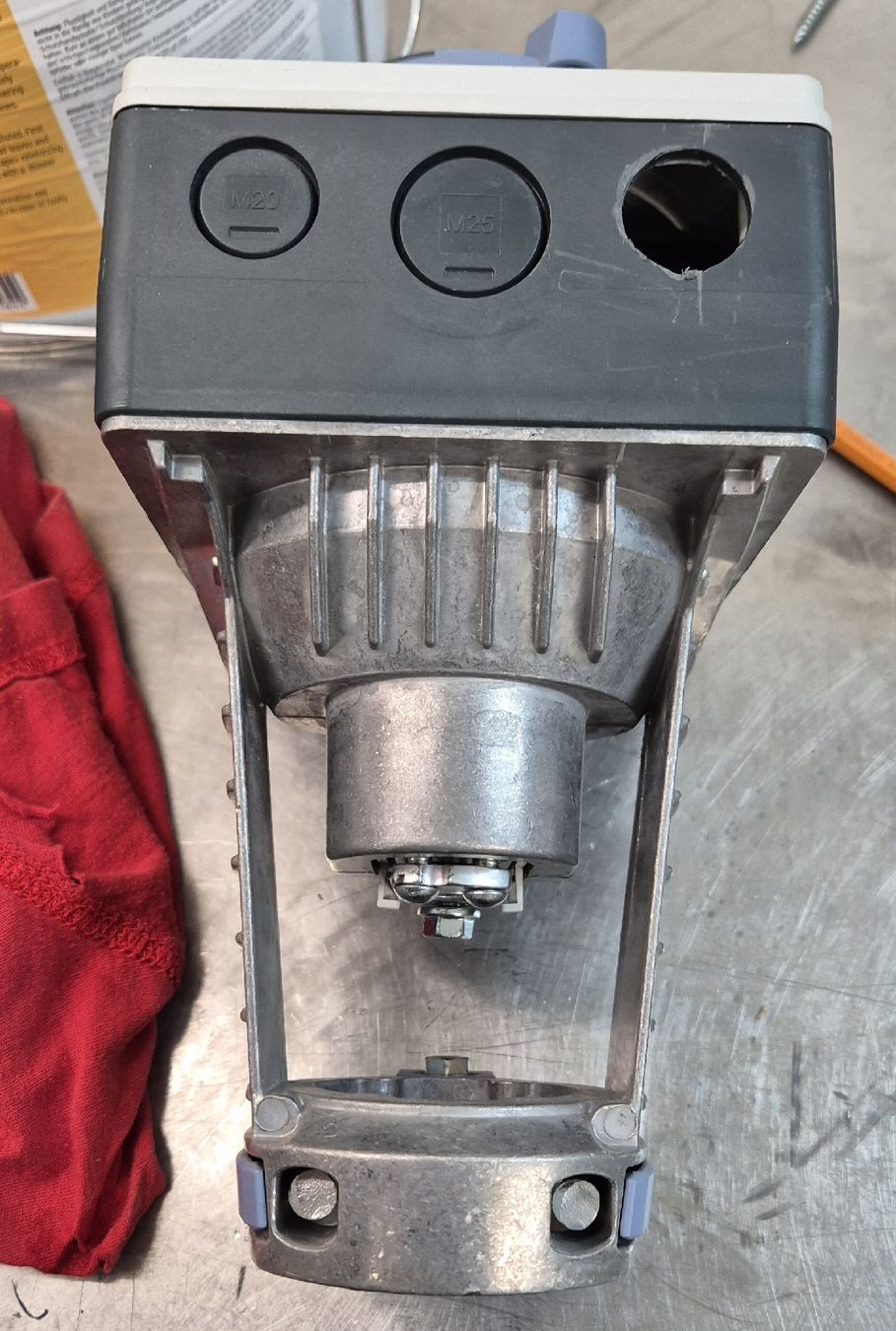 Siemens Radiatori: Siemens SAX61.03 servomoteur de régulation – Usato da Ursy venduto da etisaf 6