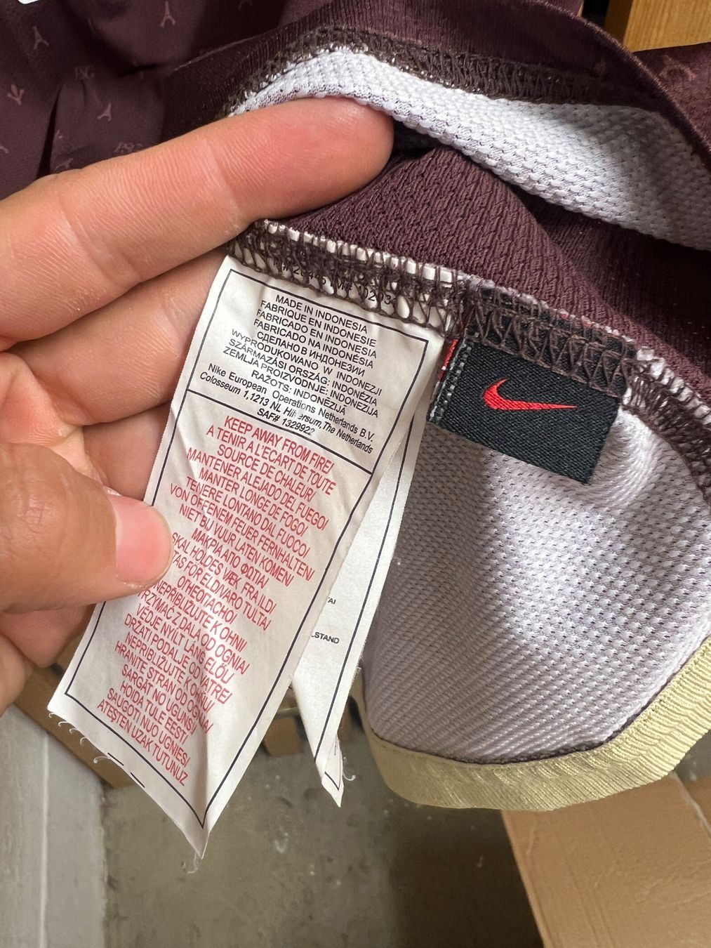 Nike Canottiere & Pantaloni: PSG Nike Trikot Vintage – Usato da Cully venduto da DealerPrice 4