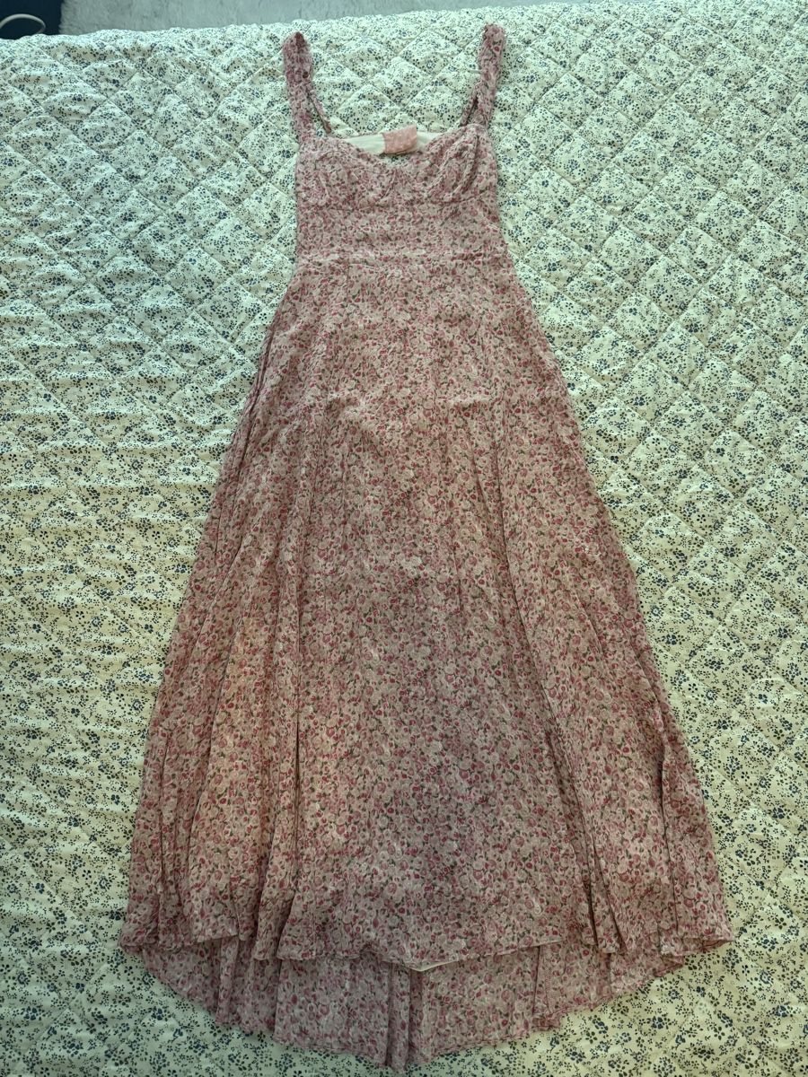 Reformation Kleider: Reformation Lela Dress – Gebraucht aus Aarau Rohr von ash_m7hq