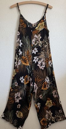 Jumpsuit schwarz Grösse M/L, neuwertig