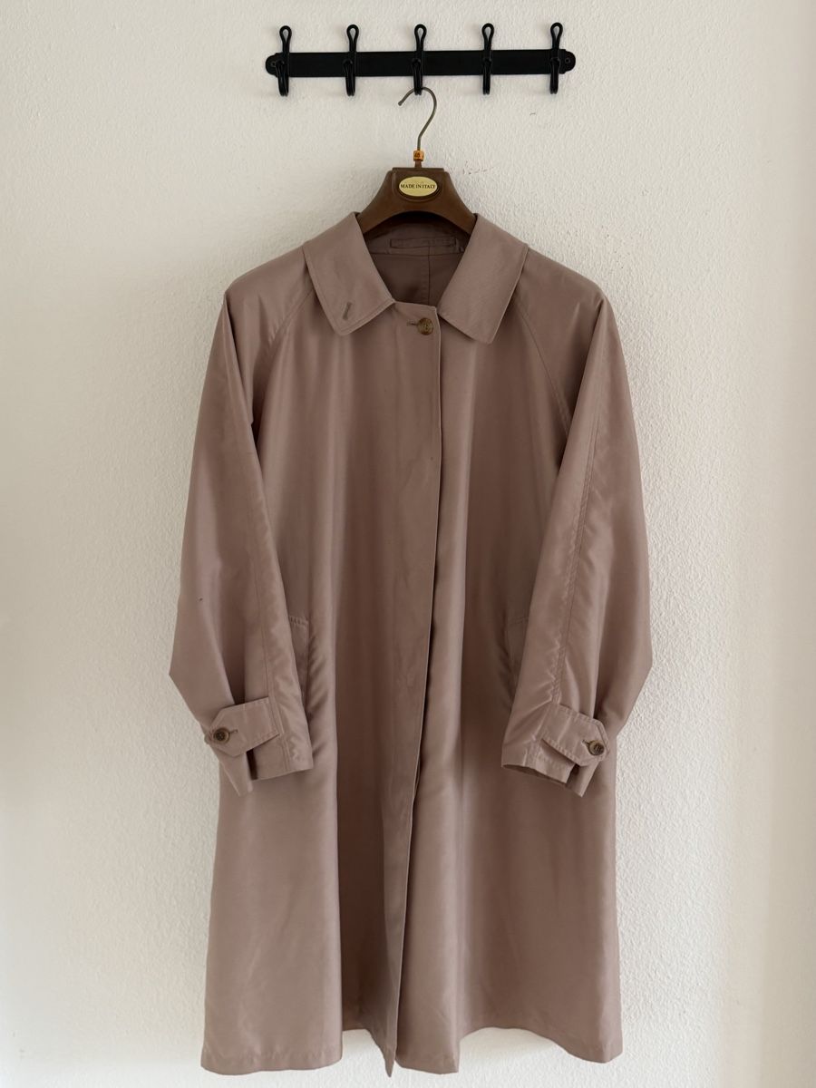 Burberry Cappotti: Burberrys Trench Coat – Usato da Basel venduto da eli_y6f2