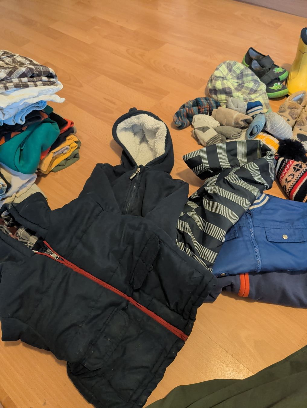 Lotti & Set di vestiti: Kinderkleider-Paket Junge, Grösse 86/92 - Herbst/Winter – Usato da Bützberg venduto da SchweizerFund 3