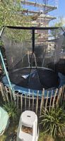 Trampolin mit Sicherheitsnetz und Leiter gebrauchter Zustand