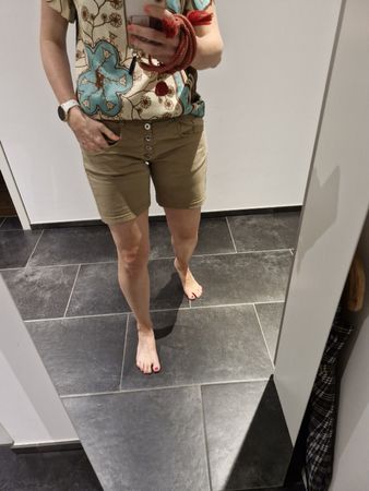 Viva Shorts, braun, Gr. M, Made in Italy, Top Zustand!
