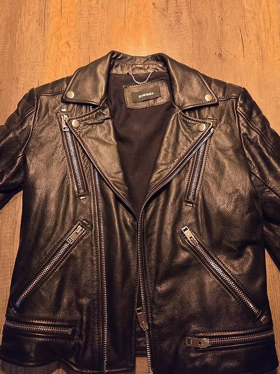 Jacken: Leder Jacke Diesel – Gebraucht aus Lausen von Lenka.Matty