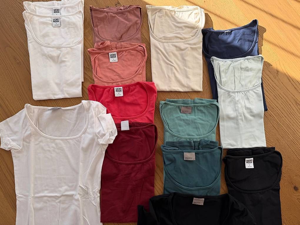 T-shirt: Basic T-Shirt von Vero Moda Gr. XS – Usato da Lengnau AG venduto da ste_dmz5 1