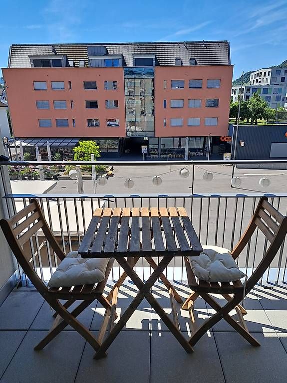 Tischset: Bistro-Set Tisch und zwei Stühle – Gebraucht aus Malters von FuchsO 3