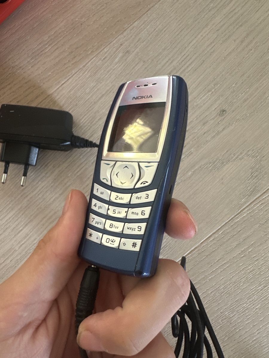 Nokia Handys / Smartphones: Nokia Mobiltelefon mit Ladekabel – Gebraucht aus Fribourg von wat_2cff 2