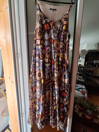 wunderschönes, leichtes Trägerkleid Grösse 42