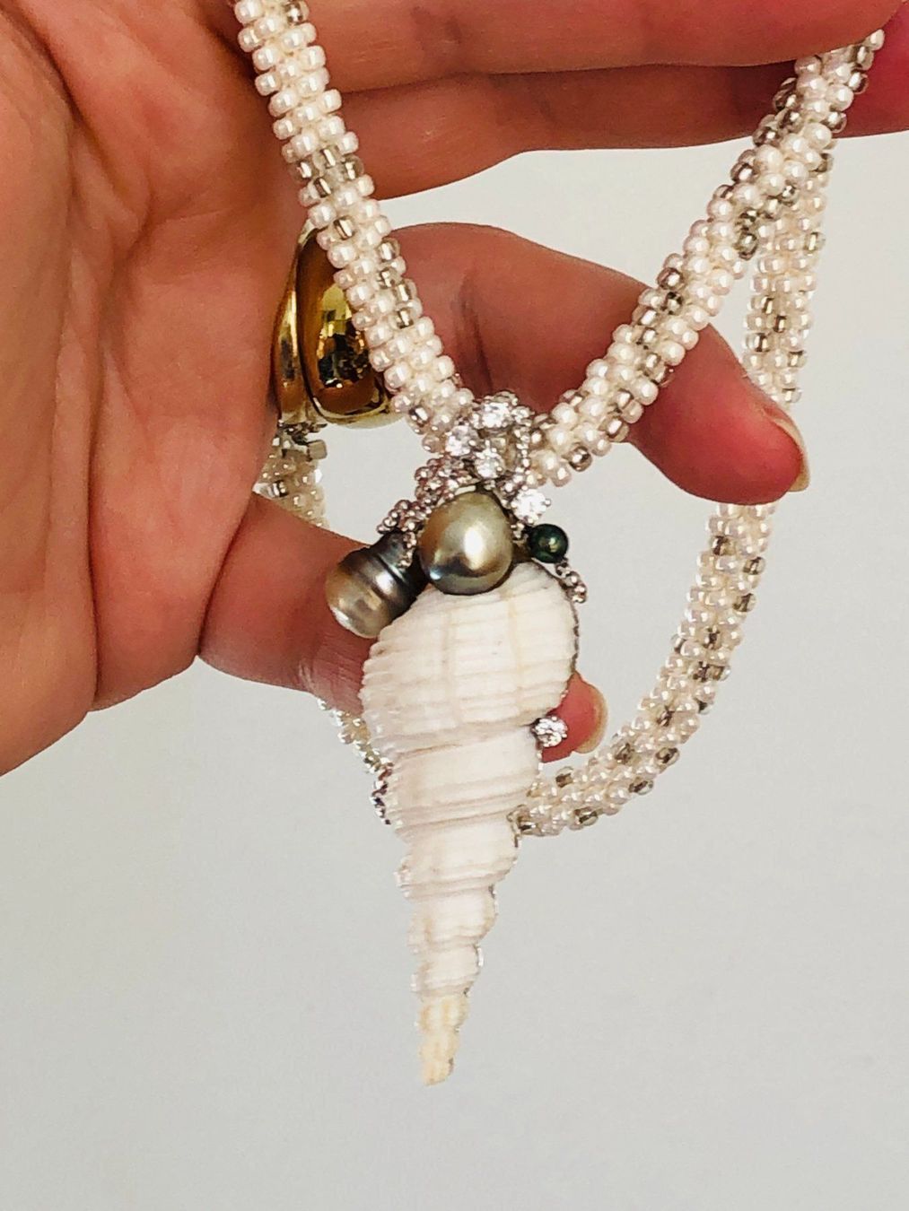 Colliers: COLLIER – Neuf avec emballage d'origine à Genève par AGBERG 7