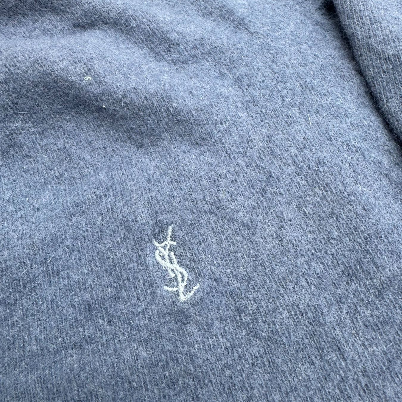 Saint Laurent Maglioni & Felpe: Yves Saint Laurent blue wool sweater retro 90s Pullover ysl – Usato da St. Gallen venduto da sourced_limited 2
