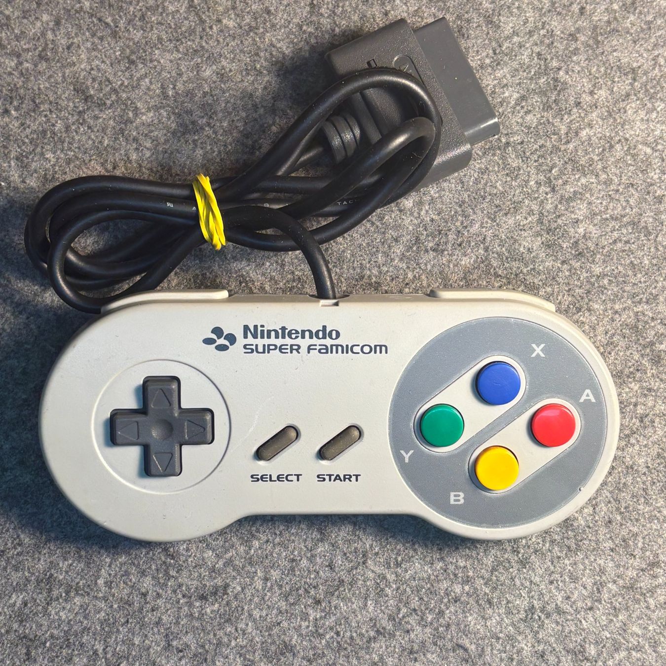Nintendo Manettes: Originaler Super Nintendo Controller (SNES) – D'occasion à Mollis par GamingCorner