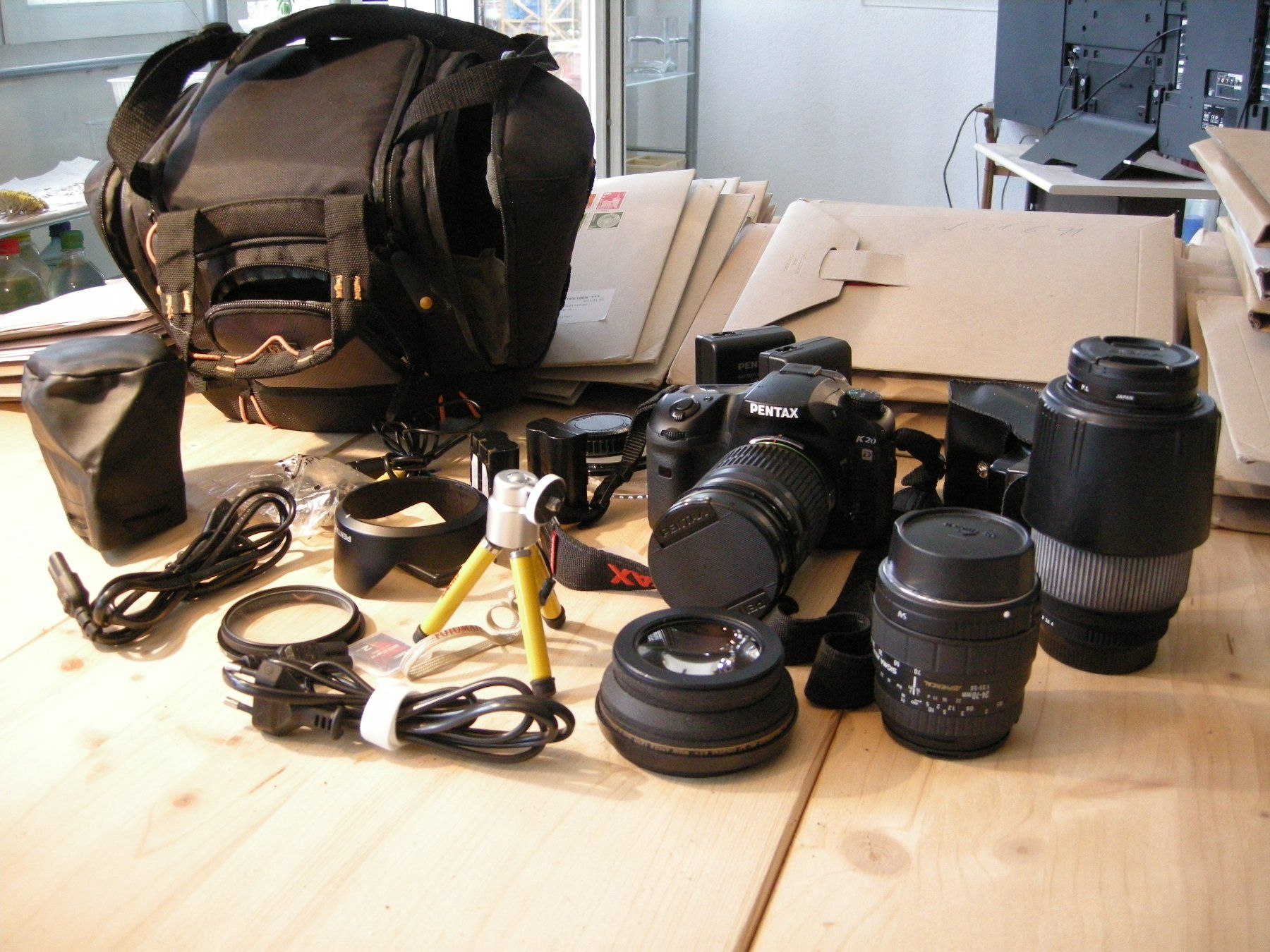 Pentax Fotocamera: PENTAX K20D DIGITALKAMERA, MIT ZUBEHÖR, IM TOP ZUSTAND – Usato da Rüti ZH venduto da jupi1945
