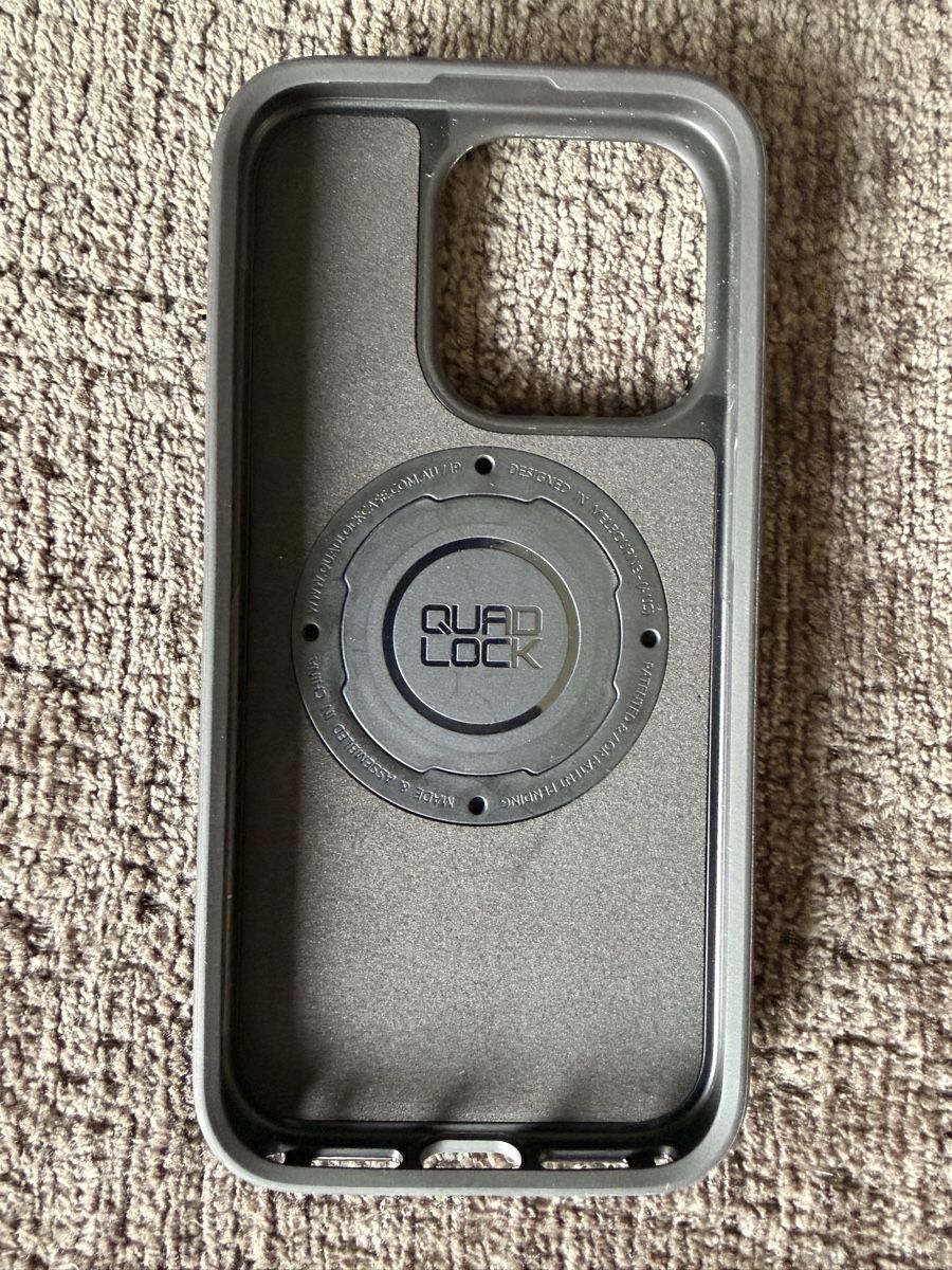Quad Lock Coques & Protection écran: Quadlock Iphone 15 pro – D'occasion à Bottighofen par rutschoen