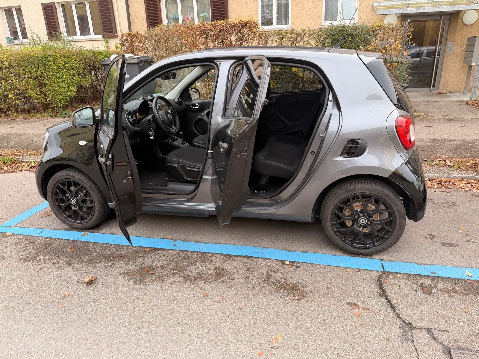 Smart Automobili: Smart EQ forfour 2019 – Usato da Zürich venduto da pla_96ld 4