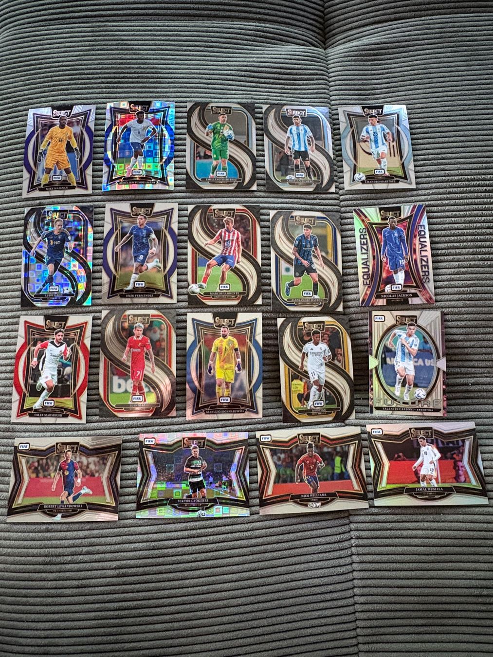 Panini Carte collezionabili: Panini Select Trading Cards – Nuovo (secondo la descrizione) da Obfelden venduto da thehunter29