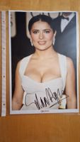 Salma Hayek, Original Autogramm auf Grossfoto in Farbe