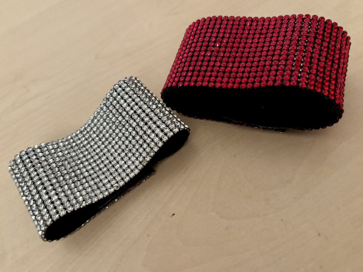 Altri gioielli: Sparkling Rhinestone Trim - Silver & Red – Usato da Bern venduto da kayali21 2