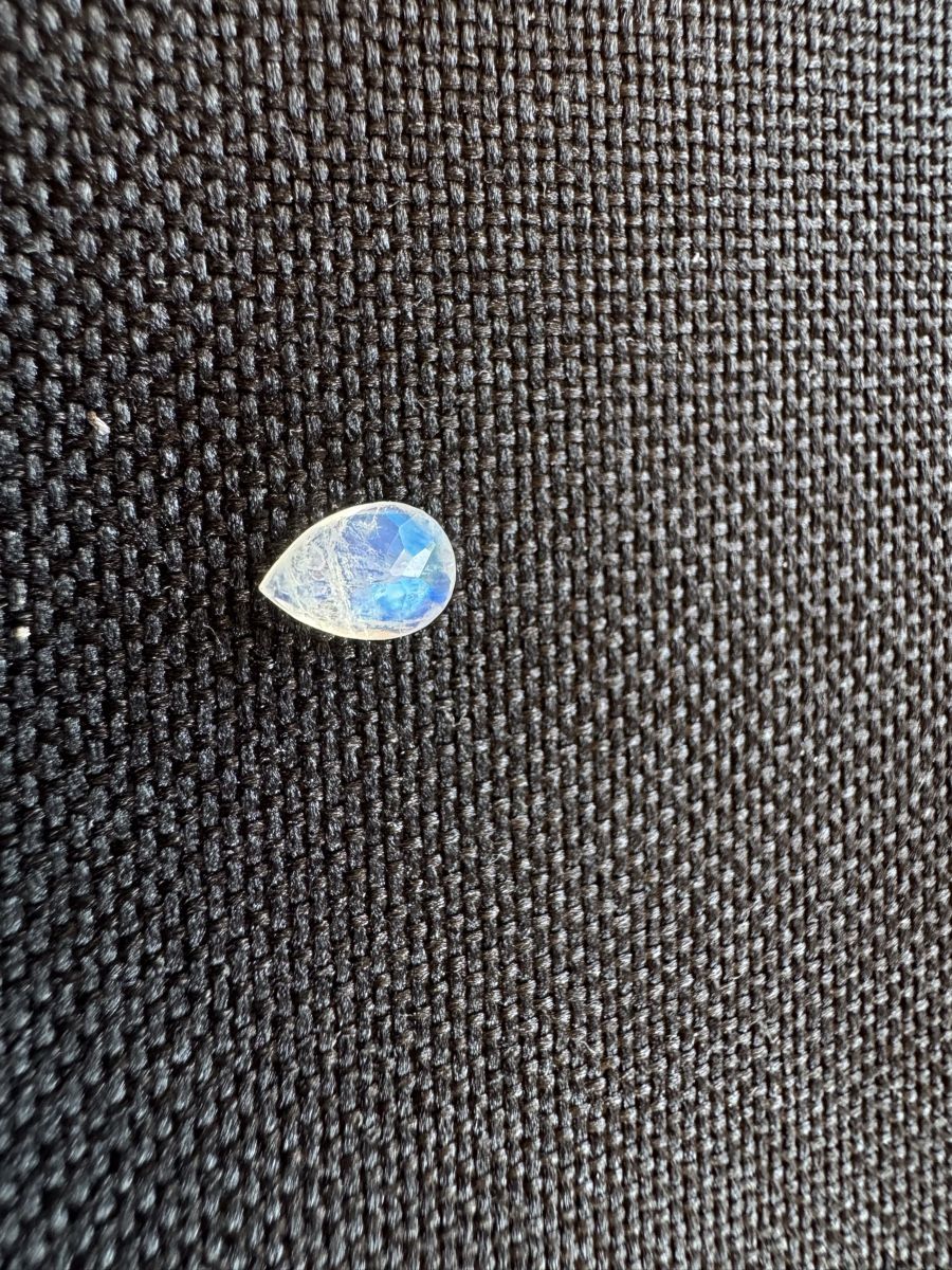 Pierres précieuses: Mondstein 0.7ct – Neuf avec emballage d'origine à Wängi par Horus90 1