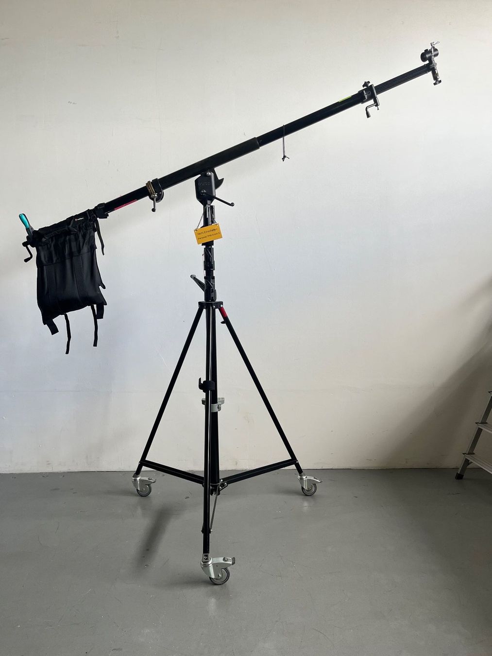 Manfrotto Treppiedi & Teste: MANFROTTO Mega Boom + Wind Up Lampentstativ + Rollen – Usato da Liebefeld venduto da Orvin2534