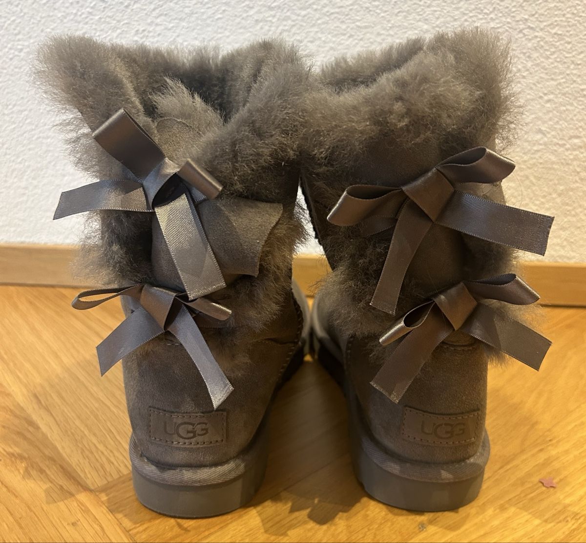 Ugg Damenschuhe: UGG Gefütterte Stiefeletten – Neu (gemäss Beschreibung) aus Luzern von serena_mXX 2