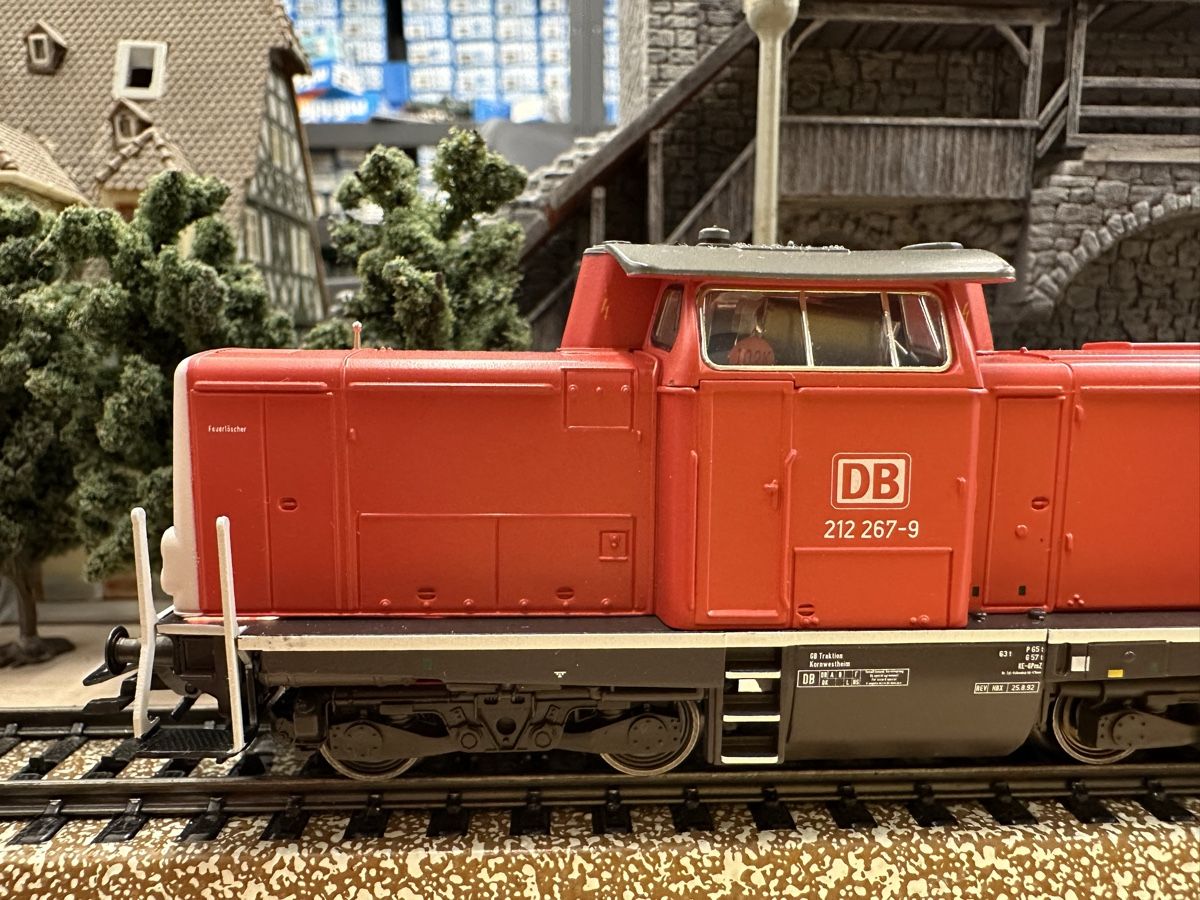 Märklin Modelleisenbahnen: Märklin 33723 DB BR 212 mfx digital – Gebraucht aus Lupsingen von New-Haven 1