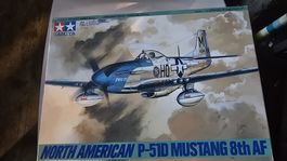 Modellino Tamiya P-51D Mustang 1/48 8th AF nuovo