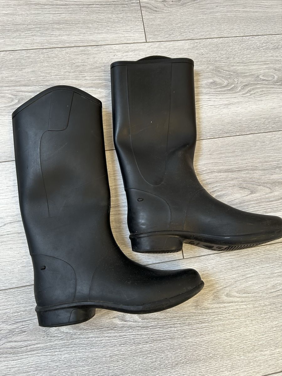 Scarpe da uomo: Bottes de pluie noires T34 – Usato da Genève venduto da and_k79x 1