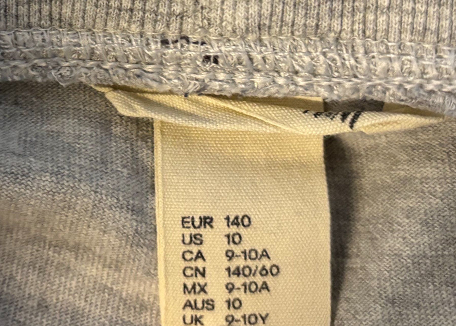 Hosen: 3 Hosen in Grösse 140 – Gebraucht aus Zürich von IlkaK 5