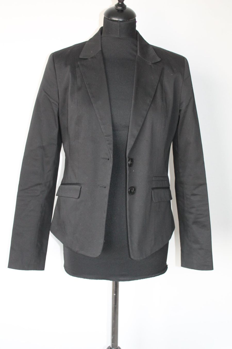H&M Jacken: Blazer noir H&M taille 42 – Gebraucht aus Chez-le-Bart von jasse
