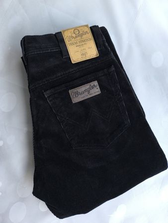 Wrangler schwarze Samt-Jeanshose W32 L34 neu mit Etikett 