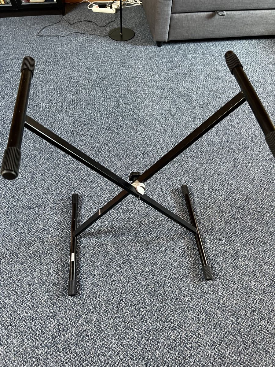 Instrumenten-& Notenständer: Keyboard stand  – Gebraucht aus Posieux von ron_8xfp 3
