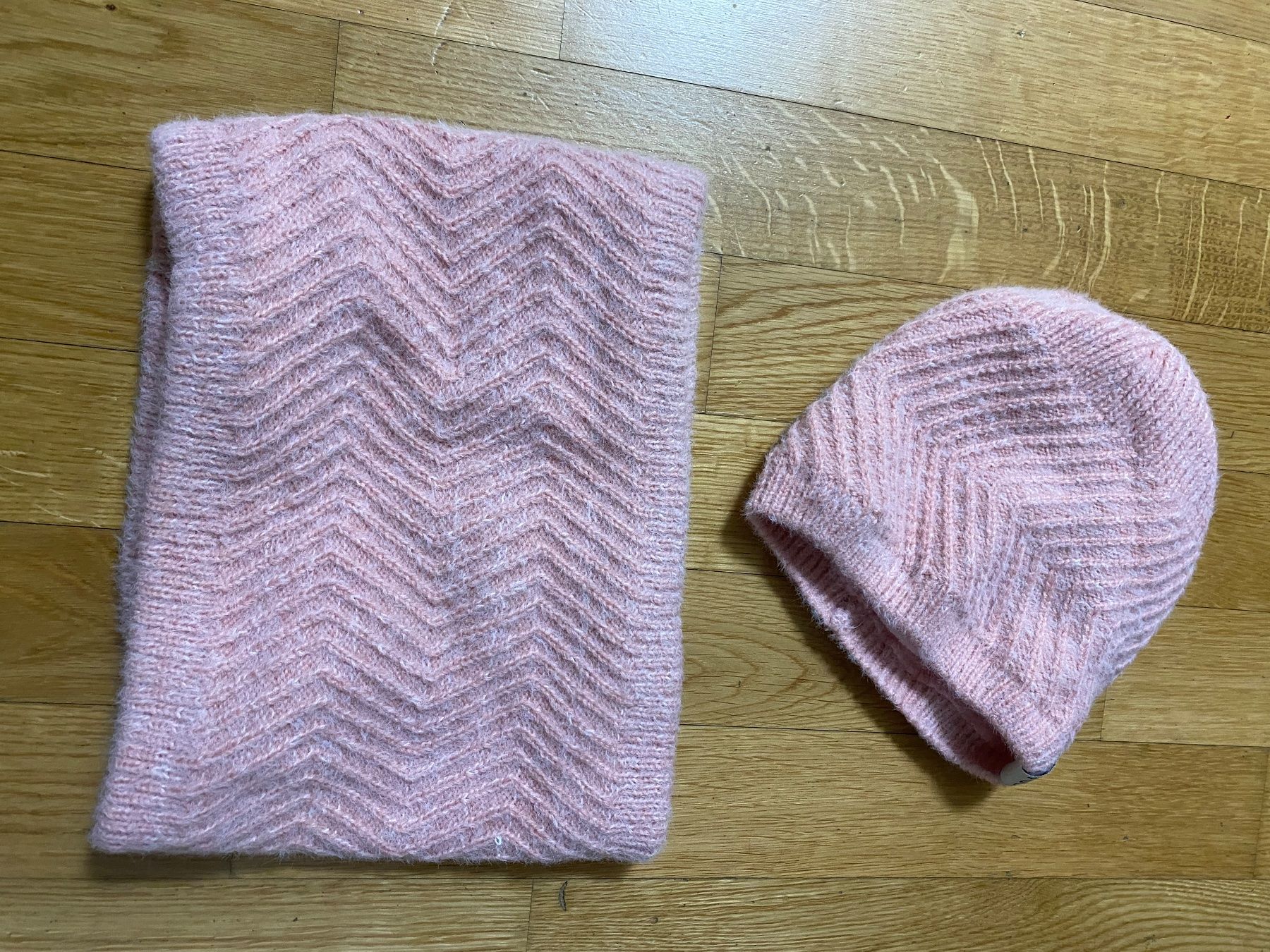 Sonstige Mädchenkleider: Schal & Kappe – Gebraucht aus Winterthur von Baby117