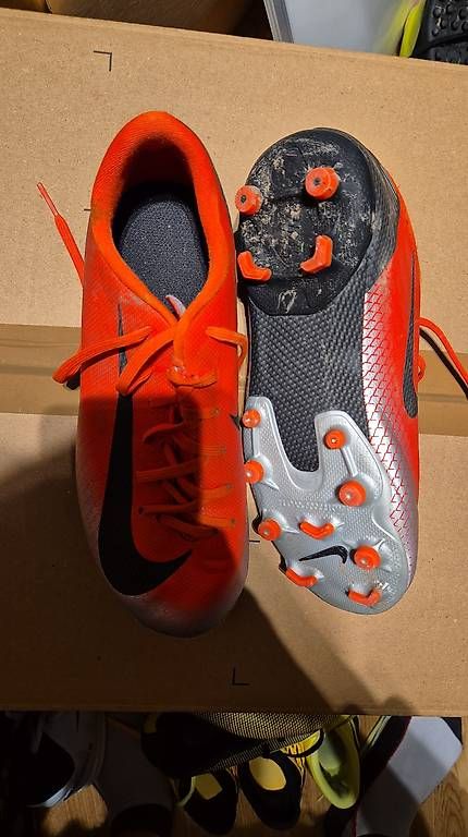 Chaussures hommes: Fussballschuhe – D'occasion à Jona par cri_8k9k 1