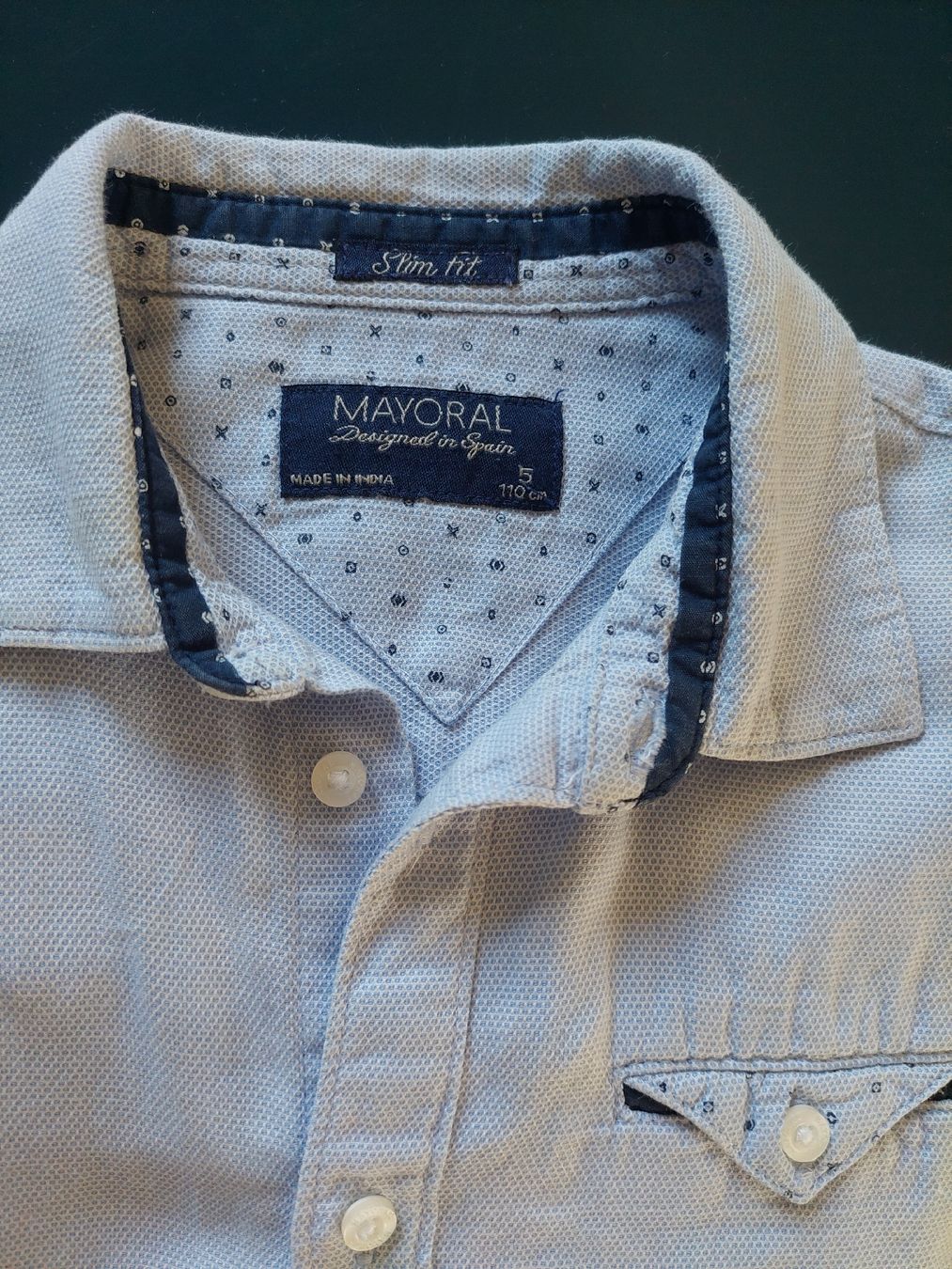 Chemises, T-shirts & Polos: Hemd Langarm hellblau Grösse 128 mit Brusttasche – D'occasion à Zürich par Taxista 3