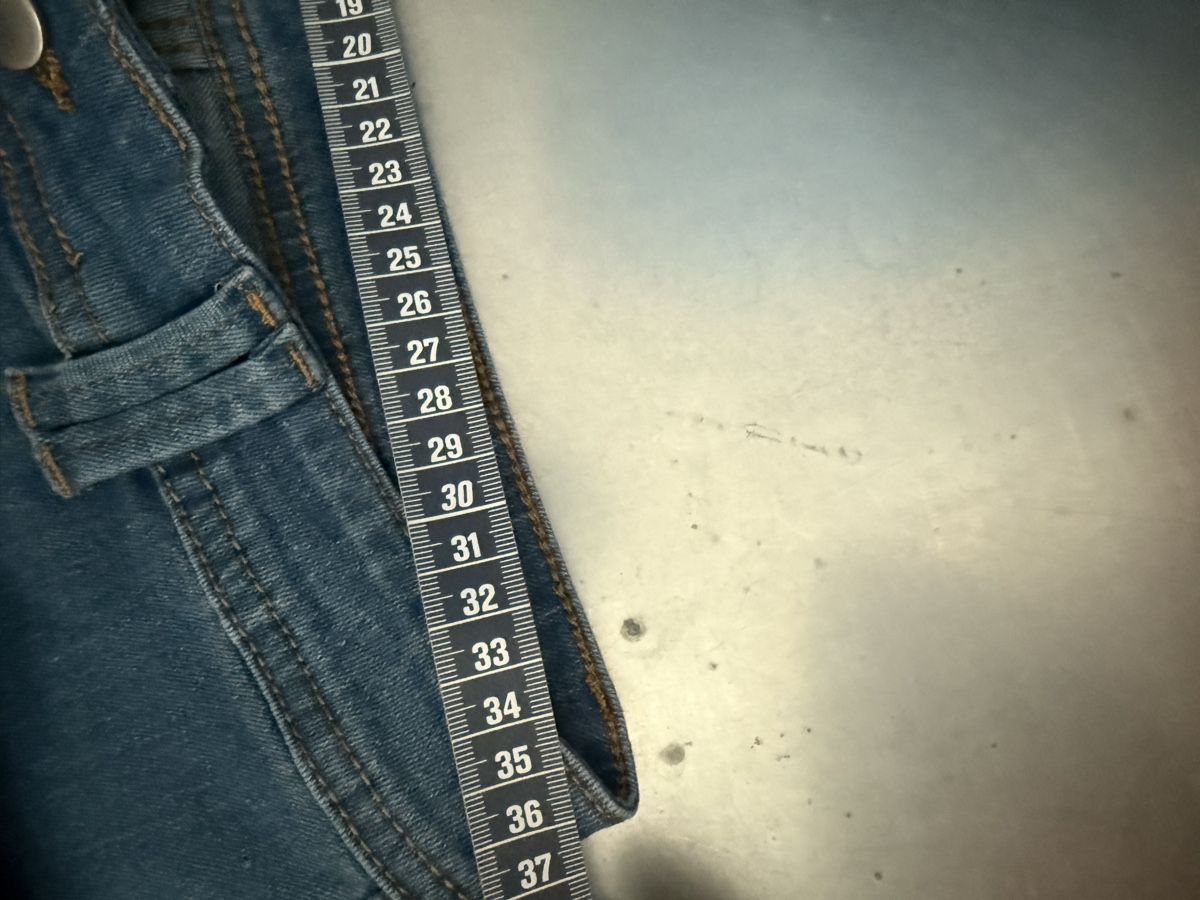 Jeans: Jeans – D'occasion à visp par Kmemo1 1