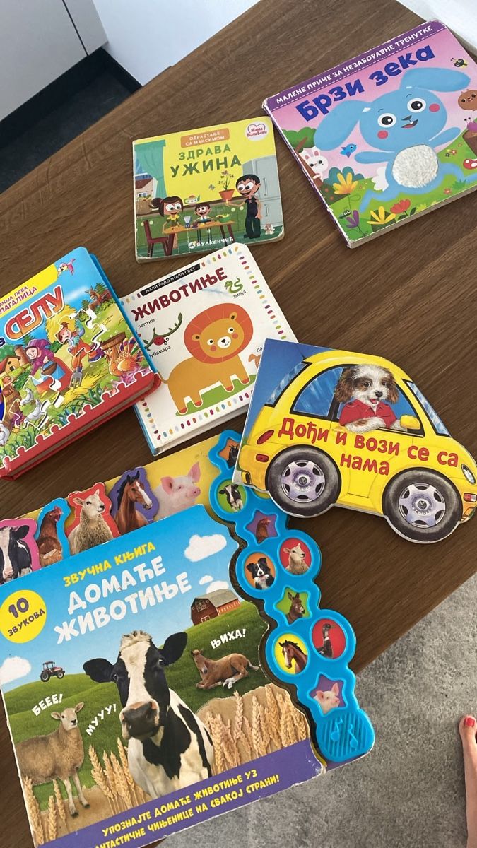 Livres: Serbische Kinderbücher bis ca. 3.5 Jahre – D'occasion à St. Gallen par Msgoethe 1