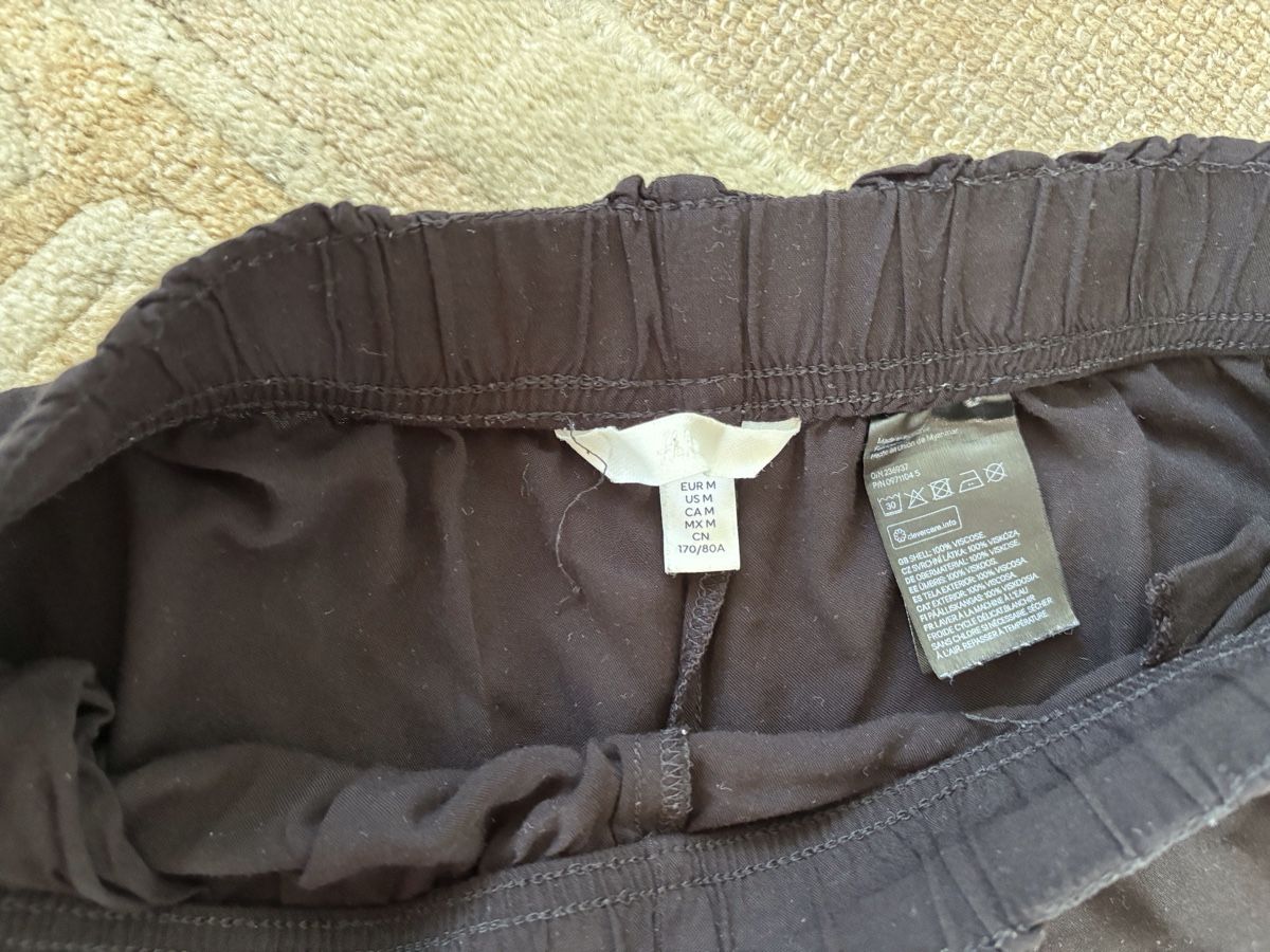 H&M Pantaloni: Stoffhosen – Usato da Eggersriet venduto da car_w5cl 3